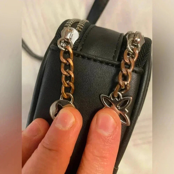 BCBG  bag. Clean - Picture 6 of 6